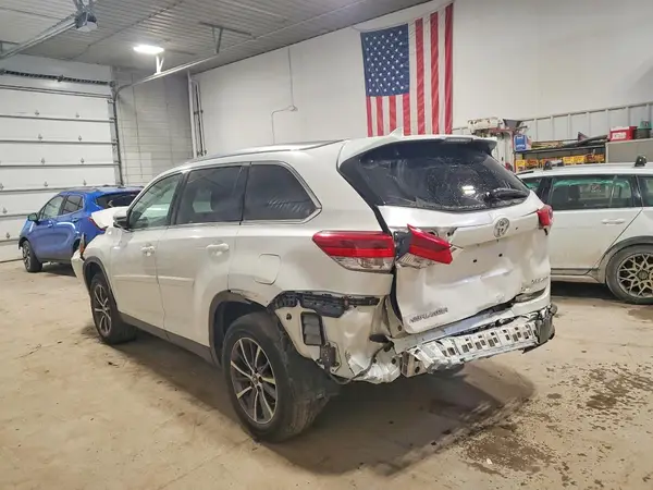 5TDJZRFH9KS568520 2019 TOYOTA HIGHLANDER - Image 2