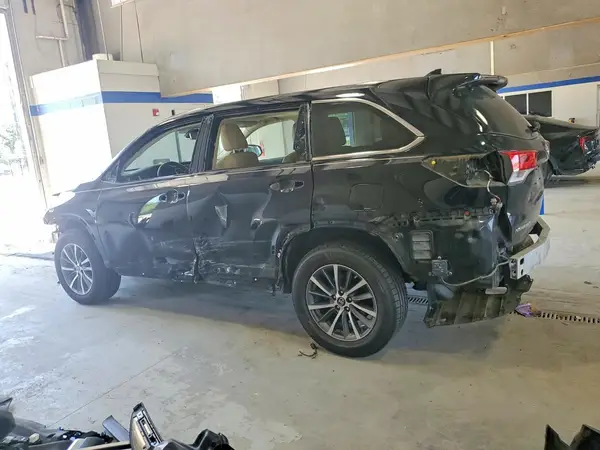 5TDJZRFH9KS571711 2019 TOYOTA HIGHLANDER - Image 2