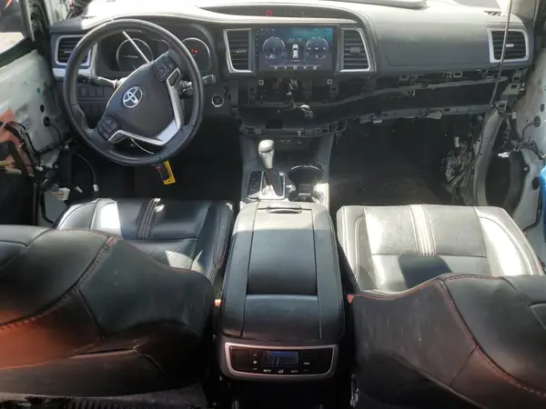 5TDJZRFH9KS573832 2019 TOYOTA HIGHLANDER - Image 8