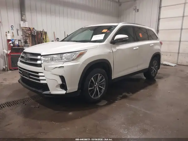 5TDJZRFH9KS574401 2019 TOYOTA HIGHLANDER - Image 2