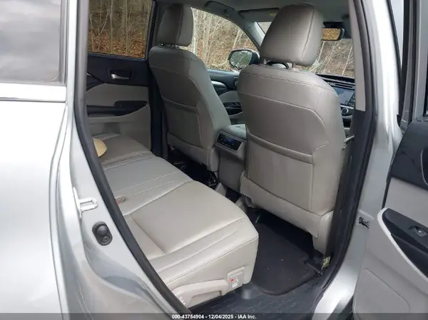 5TDJZRFH9KS579758 2019 TOYOTA HIGHLANDER - Image 8