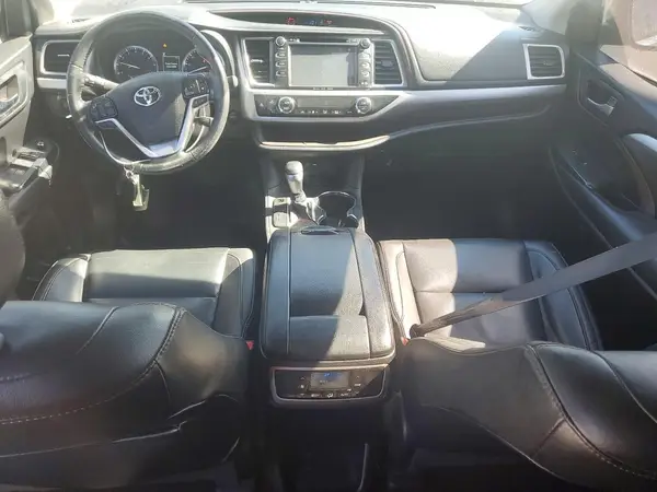 5TDJZRFH9KS580697 2019 TOYOTA HIGHLANDER - Image 8