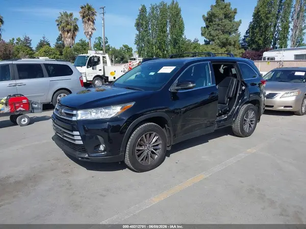 5TDJZRFH9KS581347 2019 TOYOTA HIGHLANDER - Image 2