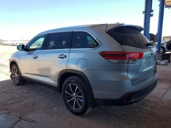 5TDJZRFH9KS583101 2019 TOYOTA HIGHLANDER - Image 2