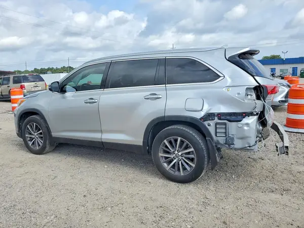 5TDJZRFH9KS583213 2019 TOYOTA HIGHLANDER - Image 2