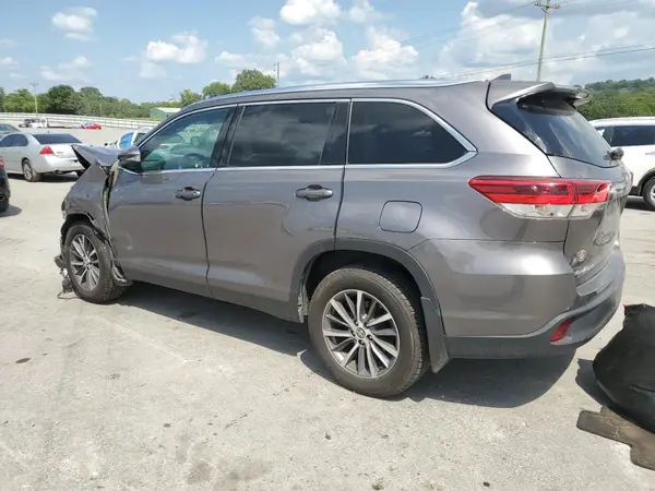 5TDJZRFH9KS584572 2019 TOYOTA HIGHLANDER - Image 2