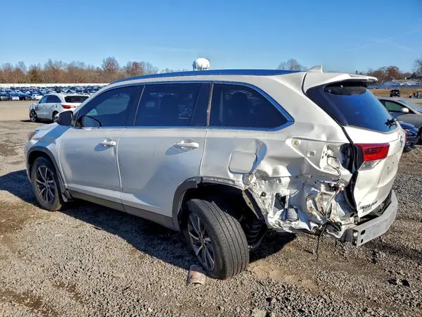 5TDJZRFH9KS587231 2019 TOYOTA HIGHLANDER - Image 2