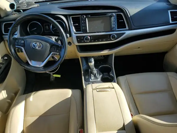 5TDJZRFH9KS589285 2019 TOYOTA HIGHLANDER - Image 8