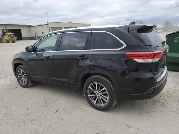 5TDJZRFH9KS593045 2019 TOYOTA HIGHLANDER - Image 2