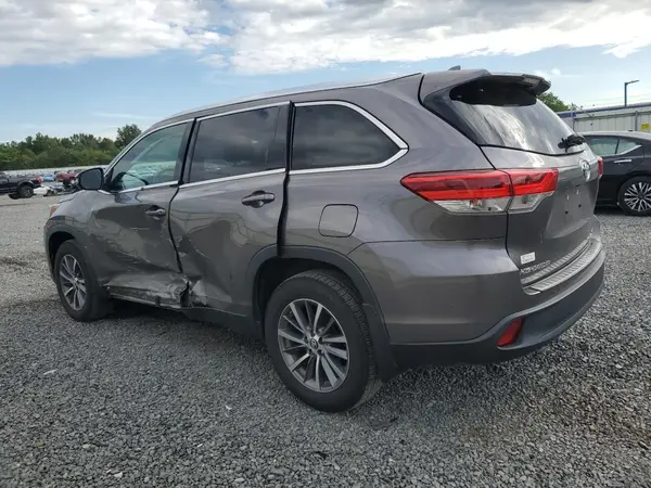 5TDJZRFH9KS595961 2019 TOYOTA HIGHLANDER - Image 2