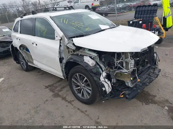 5TDJZRFH9KS598746 2019 TOYOTA HIGHLANDER - Image 1