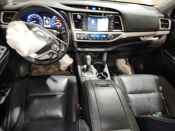 5TDJZRFH9KS599332 2019 TOYOTA HIGHLANDER - Image 8