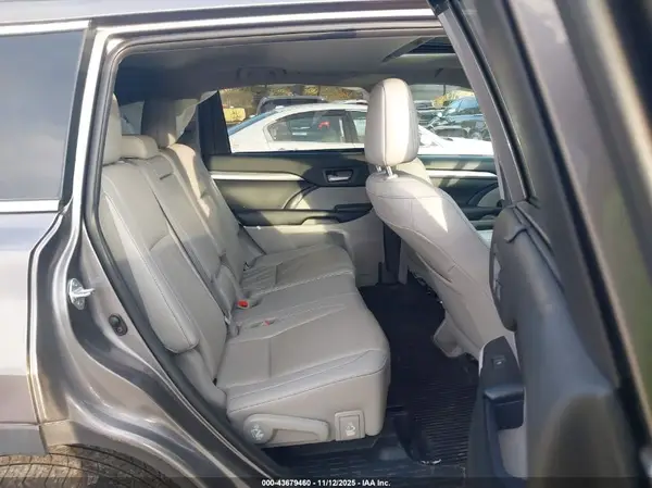 5TDJZRFH9KS601497 2019 TOYOTA HIGHLANDER - Image 8