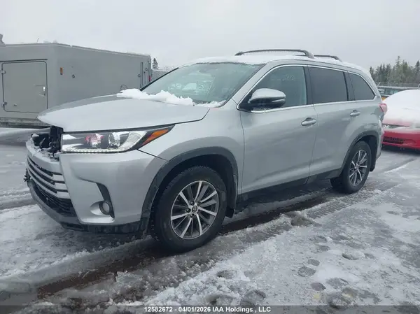 5TDJZRFH9KS604903 2019 TOYOTA HIGHLANDER - Image 2