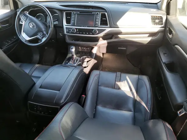 5TDJZRFH9KS605842 2019 TOYOTA HIGHLANDER - Image 8