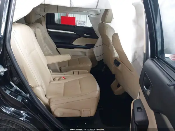 5TDJZRFH9KS608028 2019 TOYOTA HIGHLANDER - Image 8