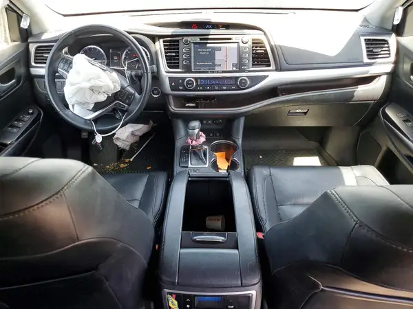 5TDJZRFH9KS608742 2019 TOYOTA HIGHLANDER - Image 8