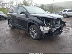 5TDJZRFH9KS610684 2019 TOYOTA HIGHLANDER