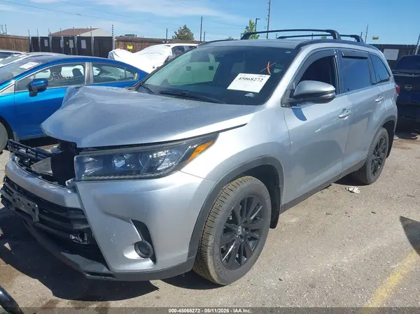 5TDJZRFH9KS611219 2019 TOYOTA HIGHLANDER - Image 2