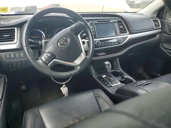 5TDJZRFH9KS615027 2019 TOYOTA HIGHLANDER - Image 8