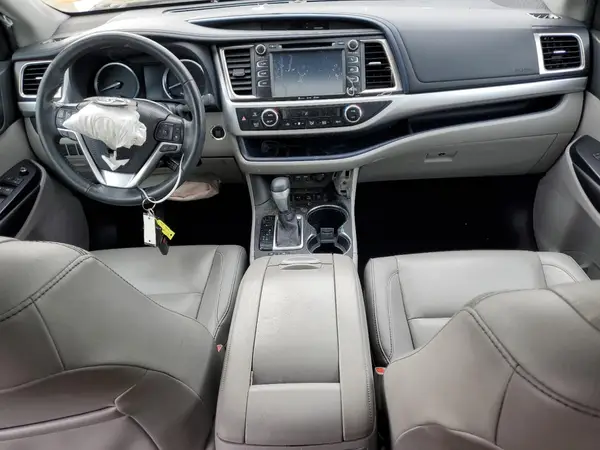 5TDJZRFH9KS615478 2019 TOYOTA HIGHLANDER - Image 8