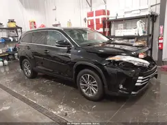 5TDJZRFH9KS616890 2019 TOYOTA HIGHLANDER