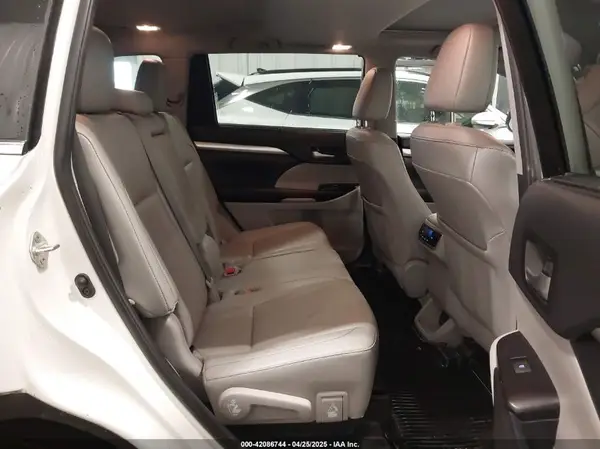 5TDJZRFH9KS616954 2019 TOYOTA HIGHLANDER - Image 8