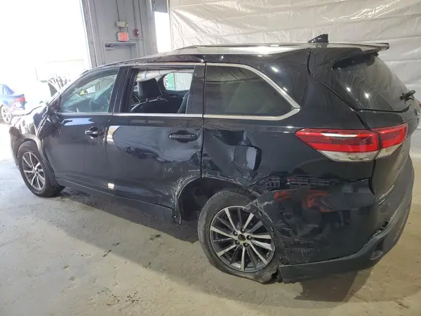5TDJZRFH9KS617215 2019 TOYOTA HIGHLANDER - Image 2