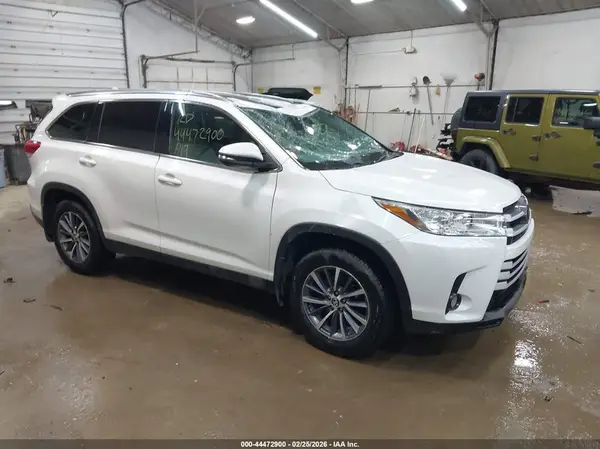 5TDJZRFH9KS619479 2019 TOYOTA HIGHLANDER - Image 1