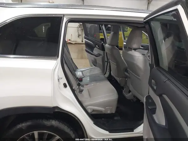 5TDJZRFH9KS619479 2019 TOYOTA HIGHLANDER - Image 8