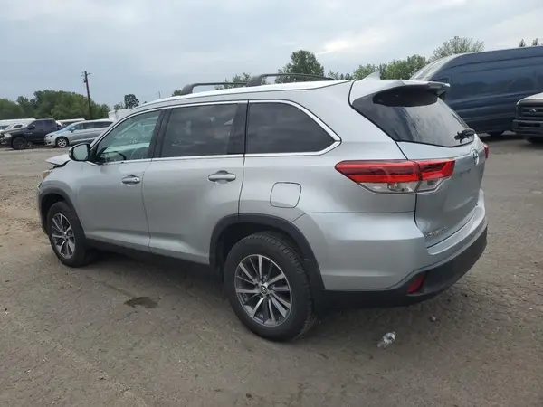 5TDJZRFH9KS620972 2019 TOYOTA HIGHLANDER - Image 2