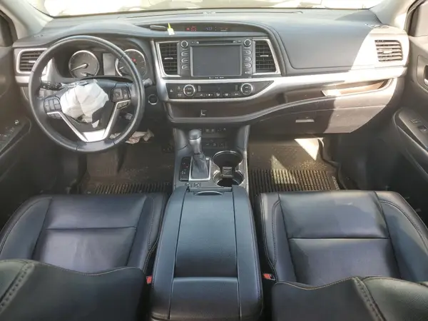 5TDJZRFH9KS620972 2019 TOYOTA HIGHLANDER - Image 8