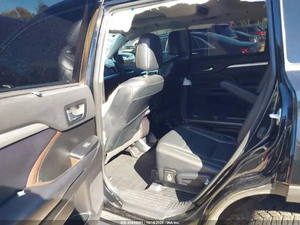 5TDJZRFH9KS622298 2019 TOYOTA HIGHLANDER - Image 8