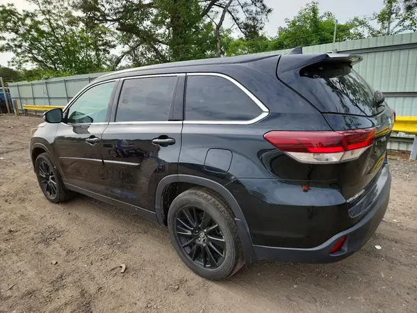 5TDJZRFH9KS622317 2019 TOYOTA HIGHLANDER - Image 2