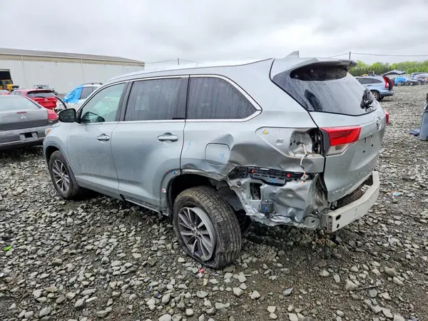 5TDJZRFH9KS622351 2019 TOYOTA HIGHLANDER - Image 2
