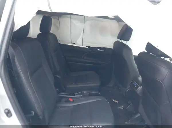 5TDJZRFH9KS623502 2019 TOYOTA HIGHLANDER - Image 8