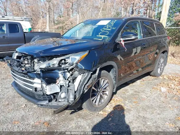 5TDJZRFH9KS627467 2019 TOYOTA HIGHLANDER - Image 2