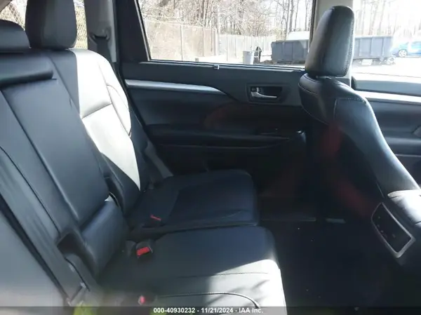 5TDJZRFH9KS627467 2019 TOYOTA HIGHLANDER - Image 8