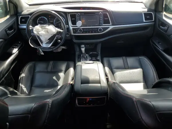 5TDJZRFH9KS628148 2019 TOYOTA HIGHLANDER - Image 8