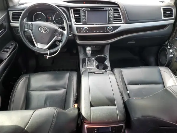 5TDJZRFH9KS628277 2019 TOYOTA HIGHLANDER - Image 8