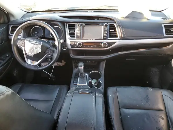 5TDJZRFH9KS630076 2019 TOYOTA HIGHLANDER - Image 8