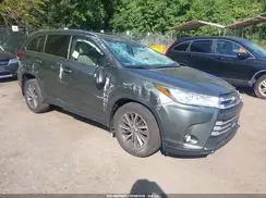 5TDJZRFH9KS700997 2019 TOYOTA HIGHLANDER