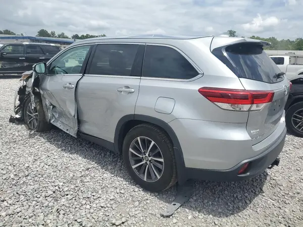5TDJZRFH9KS702457 2019 TOYOTA HIGHLANDER - Image 2