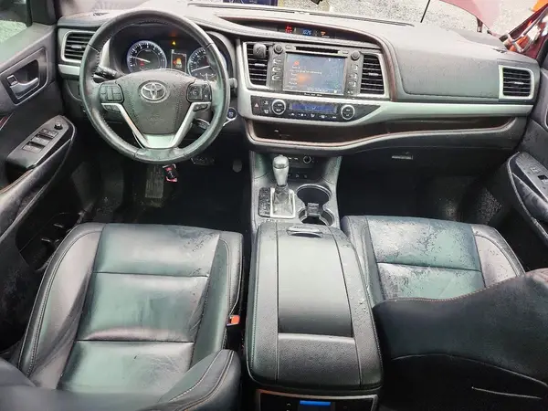 5TDJZRFH9KS703897 2019 TOYOTA HIGHLANDER - Image 8
