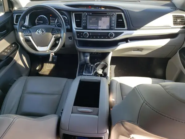 5TDJZRFH9KS710056 2019 TOYOTA HIGHLANDER - Image 8