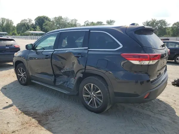 5TDJZRFH9KS710929 2019 TOYOTA HIGHLANDER - Image 2