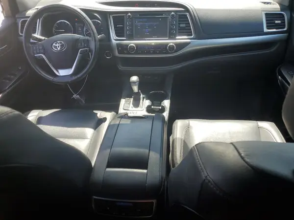 5TDJZRFH9KS712731 2019 TOYOTA HIGHLANDER - Image 8