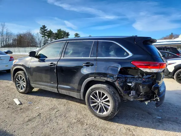 5TDJZRFH9KS713507 2019 TOYOTA HIGHLANDER - Image 2