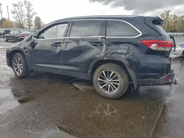 5TDJZRFH9KS721249 2019 TOYOTA HIGHLANDER - Image 2