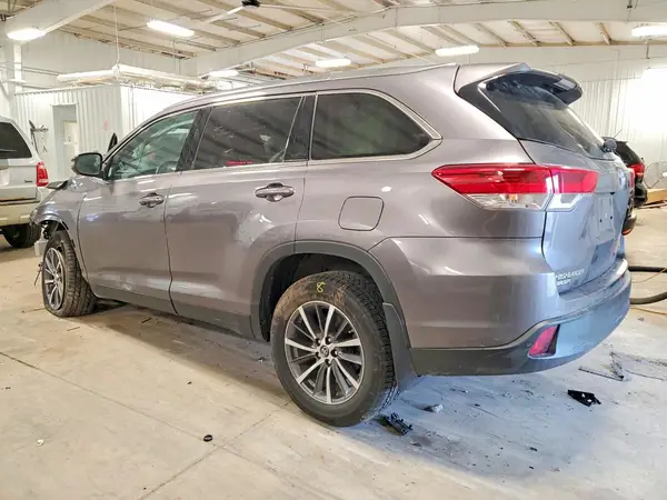 5TDJZRFH9KS733126 2019 TOYOTA HIGHLANDER - Image 2